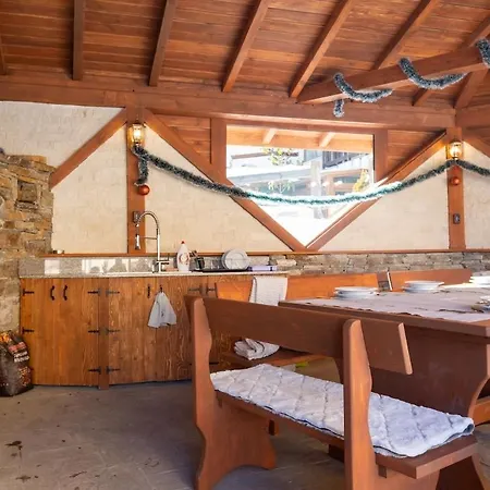 Dream With A Mountain View Apartment